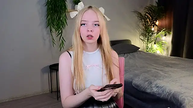 Bellla Murrr online show from March 4, 9:32 pm