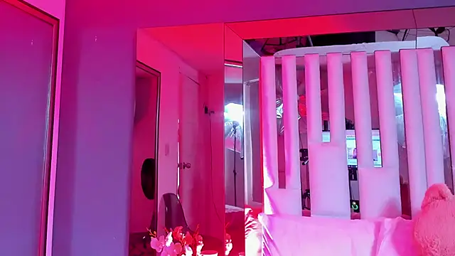 Cloee Rainbow1 online show from February 14, 5:57 pm