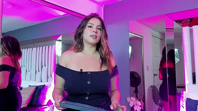 Cloee Rainbow1 online show from March 5, 11:38 am