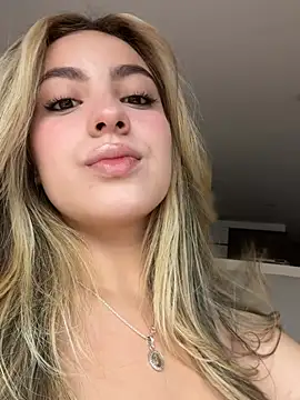 Cloee Rainbow1 online show from July 17, 1:18 pm