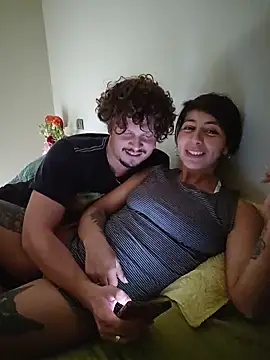 Snapshot of MaiPandora chatting on February 14, 10:28 pm MaiPandora online show from February 14, 10:28 pm