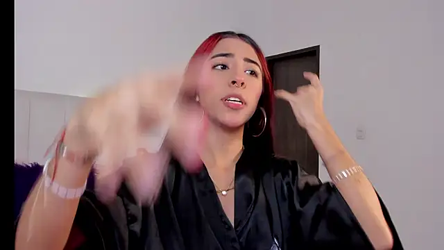 Mirandaa Rogers online show from January 6, 7:06 pm