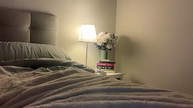 skyejde online show from November 16, 5:29 pm