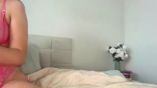 skyejde online show from November 24, 3:23 pm