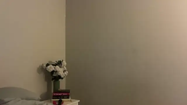 skyejde online show from November 28, 4:31 pm