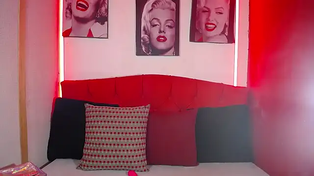Tiana Ebony18 online show from July 26, 12:01 pm