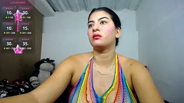 Snapshot of hello_kityy25 chatting on May 31, 10:44 pm hello kityy25 online show from May 31, 10:44 pm