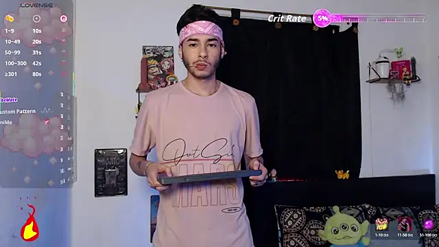 Snapshot of kyle_clint07 chatting on February 26, 4:33 am kyle clint07 online show from February 26, 4:33 am