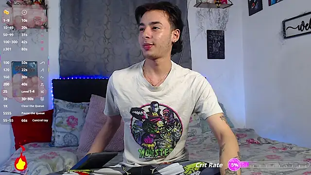 Snapshot of kyle_clint07 chatting on July 3, 3:57 am kyle clint07 online show from July 3, 3:57 am