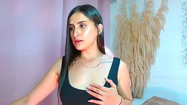 Snapshot of Danella_houston chatting on May 28, 7:55 pm Danella houston online show from May 28, 7:55 pm