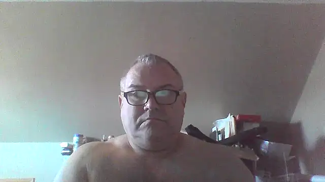 Snapshot of mkestr69 chatting on February 11, 6:13 pm mkestr69 online show from February 11, 6:13 pm
