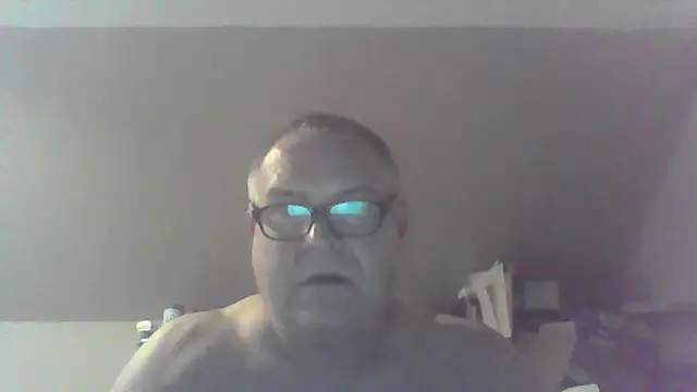 Snapshot of mkestr69 chatting on August 5, 8:00 pm mkestr69 online show from August 5, 8:00 pm