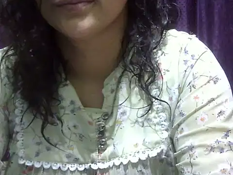 Your cutiepie  online show from June 1, 7:48 pm