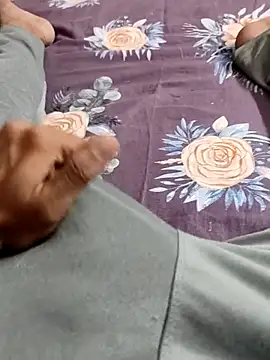 Snapshot of Yashkumar_0697 chatting on February 20, 10:37 am Yashkumar 0697 online show from February 20, 10:37 am