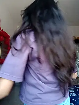 Snapshot of shnaz_1 chatting on June 20, 9:34 am shnaz 1 online show from June 20, 9:34 am