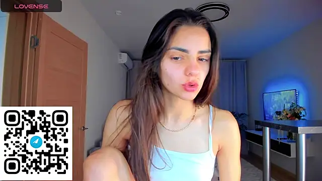 Snapshot of EmiliaZen chatting on October 27, 5:39 pm EmiliaZen online show from October 27, 5:39 pm