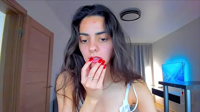 Snapshot of EmiliaZen chatting on November 7, 4:29 pm EmiliaZen online show from November 7, 4:29 pm