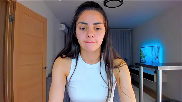 Snapshot of EmiliaZen chatting on November 10, 2:49 pm EmiliaZen online show from November 10, 2:49 pm