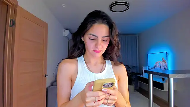 Snapshot of EmiliaZen chatting on November 21, 5:55 pm EmiliaZen online show from November 21, 5:55 pm