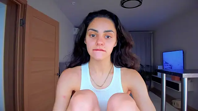 Snapshot of EmiliaZen chatting on December 5, 8:05 pm EmiliaZen online show from December 5, 8:05 pm