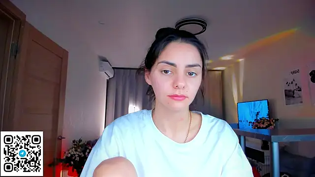 EmiliaZen online show from March 8, 5:17 pm