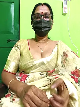 Snapshot of niiveditha chatting on February 25, 2:11 pm niiveditha online show from February 25, 2:11 pm