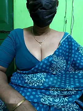 Snapshot of niiveditha chatting on February 28, 4:20 pm niiveditha online show from February 28, 4:20 pm