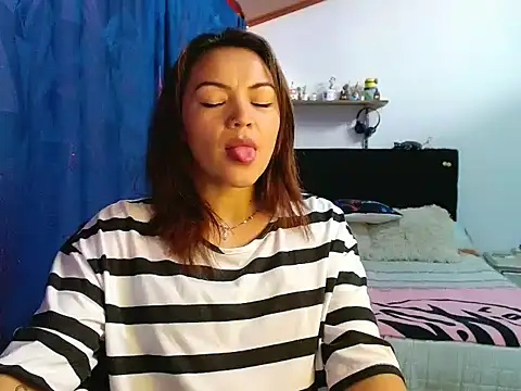 Snapshot of PenelopeMist chatting on March 12, 9:24 pm PenelopeMist online show from March 12, 9:24 pm