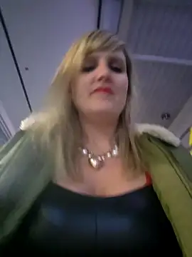 Sexybiene969 online show from October 6, 4:26 pm