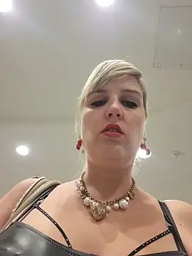 Sexybiene969 online show from October 27, 4:00 pm