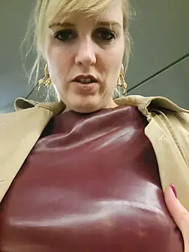 Sexybiene969 online show from October 29, 5:14 pm