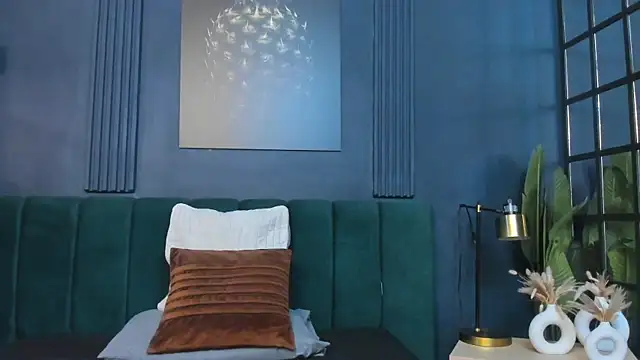 scarlet edwars online show from November 10, 9:25 pm