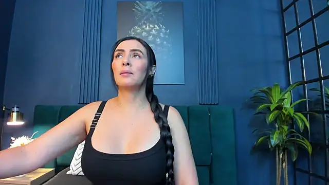 Snapshot of scarlet_edwars chatting on July 15, 4:34 pm scarlet edwars online show from July 15, 4:34 pm