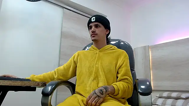 Dirty Kingg online show from March 19, 8:43 pm