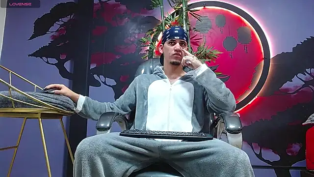 Dirty Kingg online show from November 13, 8:41 pm