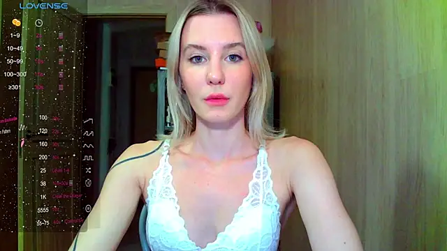 Snapshot of Caramel_piegirl chatting on July 17, 7:41 pm Caramel piegirl online show from July 17, 7:41 pm