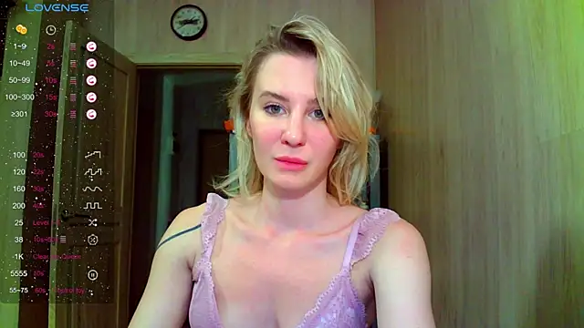 Snapshot of Caramel_piegirl chatting on July 26, 8:38 pm Caramel piegirl online show from July 26, 8:38 pm