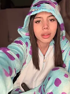 Laura-Khalifa online show from December 19, 6:53 am