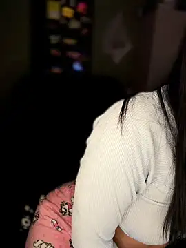 Laura-Khalifa online show from May 1, 4:17 am