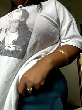 Snapshot of sinnerlady chatting on November 1, 4:25 am sinnerlady online show from November 1, 4:25 am