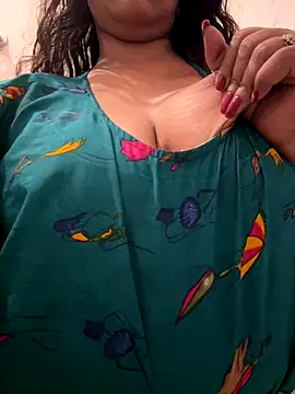 Snapshot of sinnerlady chatting on November 2, 9:28 pm sinnerlady online show from November 2, 9:28 pm