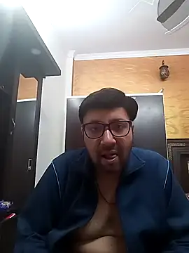 Snapshot of innocentboy1987 chatting on February 25, 6:36 am innocentboy1987 online show from February 25, 6:36 am