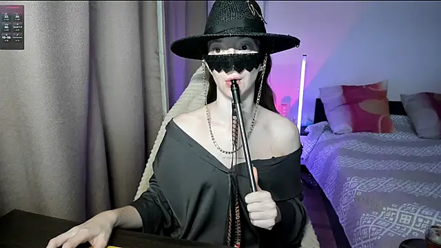 Snapshot of holyharlot chatting on March 11, 2:18 pm holyharlot online show from March 11, 2:18 pm