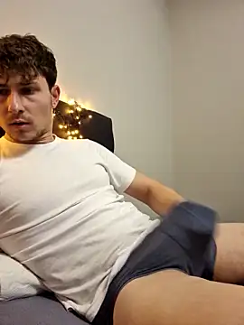 Snapshot of Boddy1301 chatting on February 7, 5:38 pm Boddy1301 online show from February 7, 5:38 pm