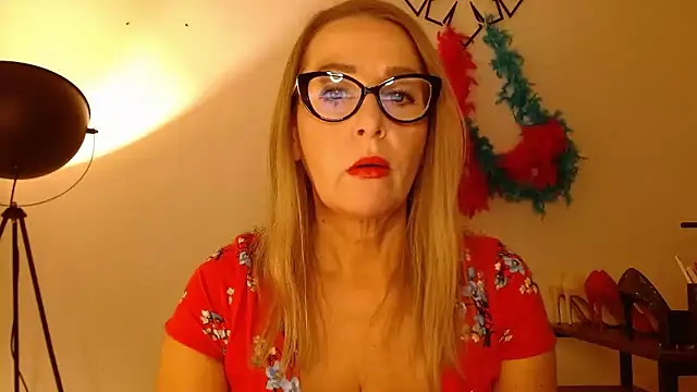 Snapshot of leaxSTAR chatting on January 19, 3:05 pm leaxSTAR online show from January 19, 3:05 pm