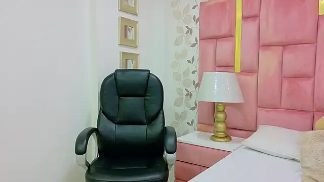 ArianaFranco online show from June 8, 1:33 pm