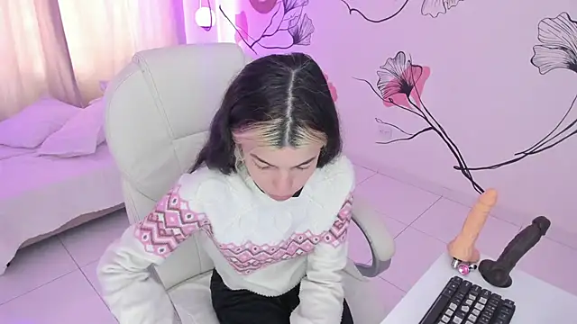 Isabela Fiorelli online show from October 7, 1:19 pm