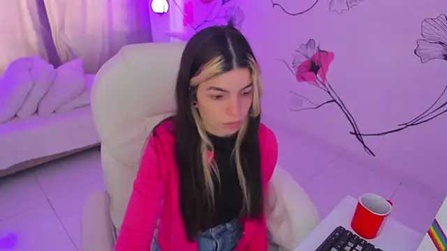 Isabela Fiorelli online show from November 22, 1:10 pm