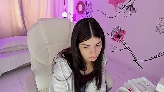 Isabela Fiorelli online show from January 13, 1:16 pm