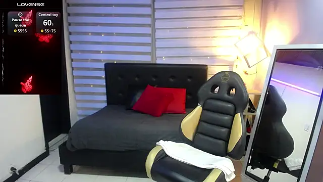 Cute Angell  online show from October 21, 12:17 pm